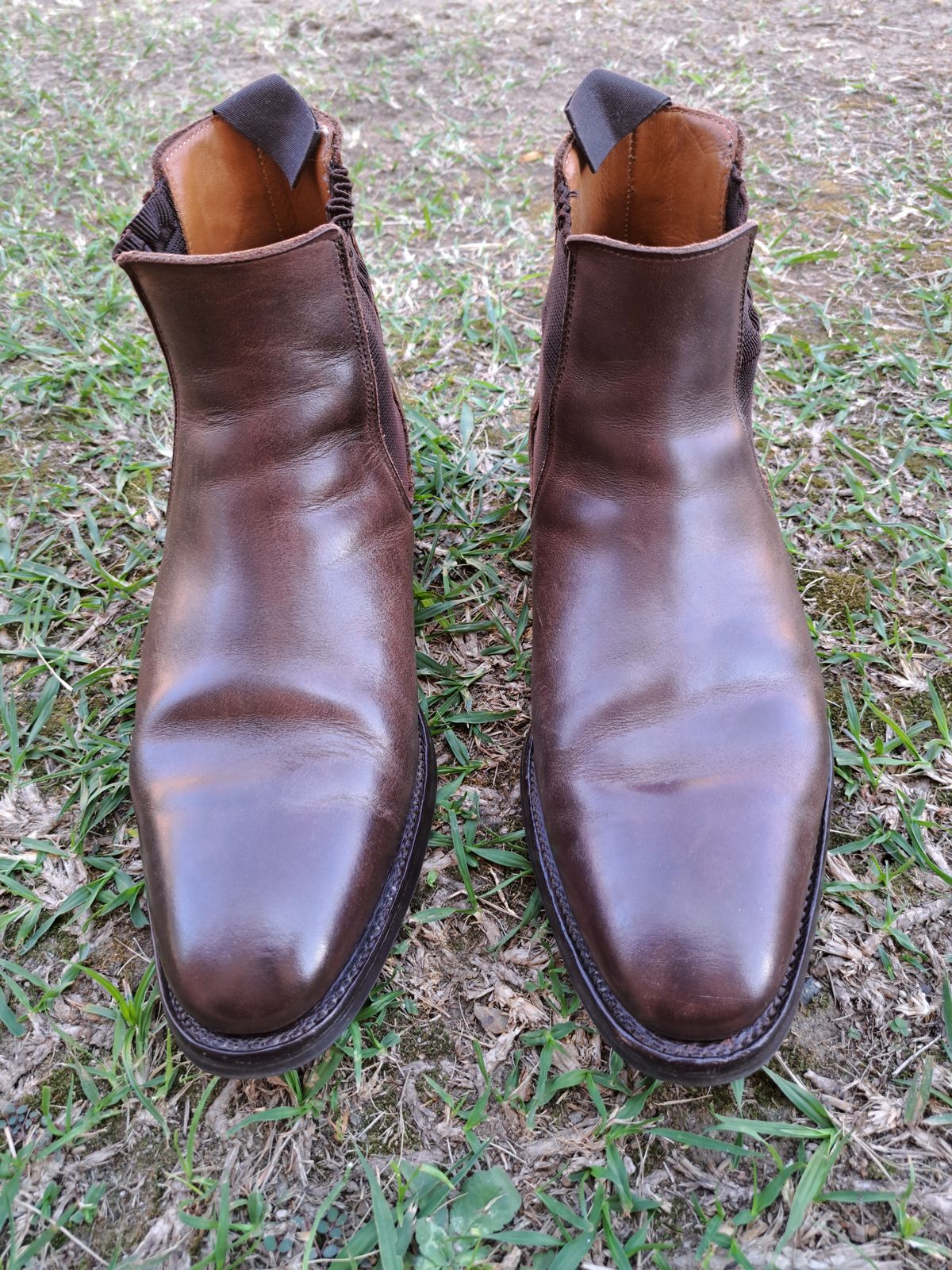 Photo by AneshM on April 2, 2023 of the Herring Wainwright Chelsea Boots in Dark Brown Calf.