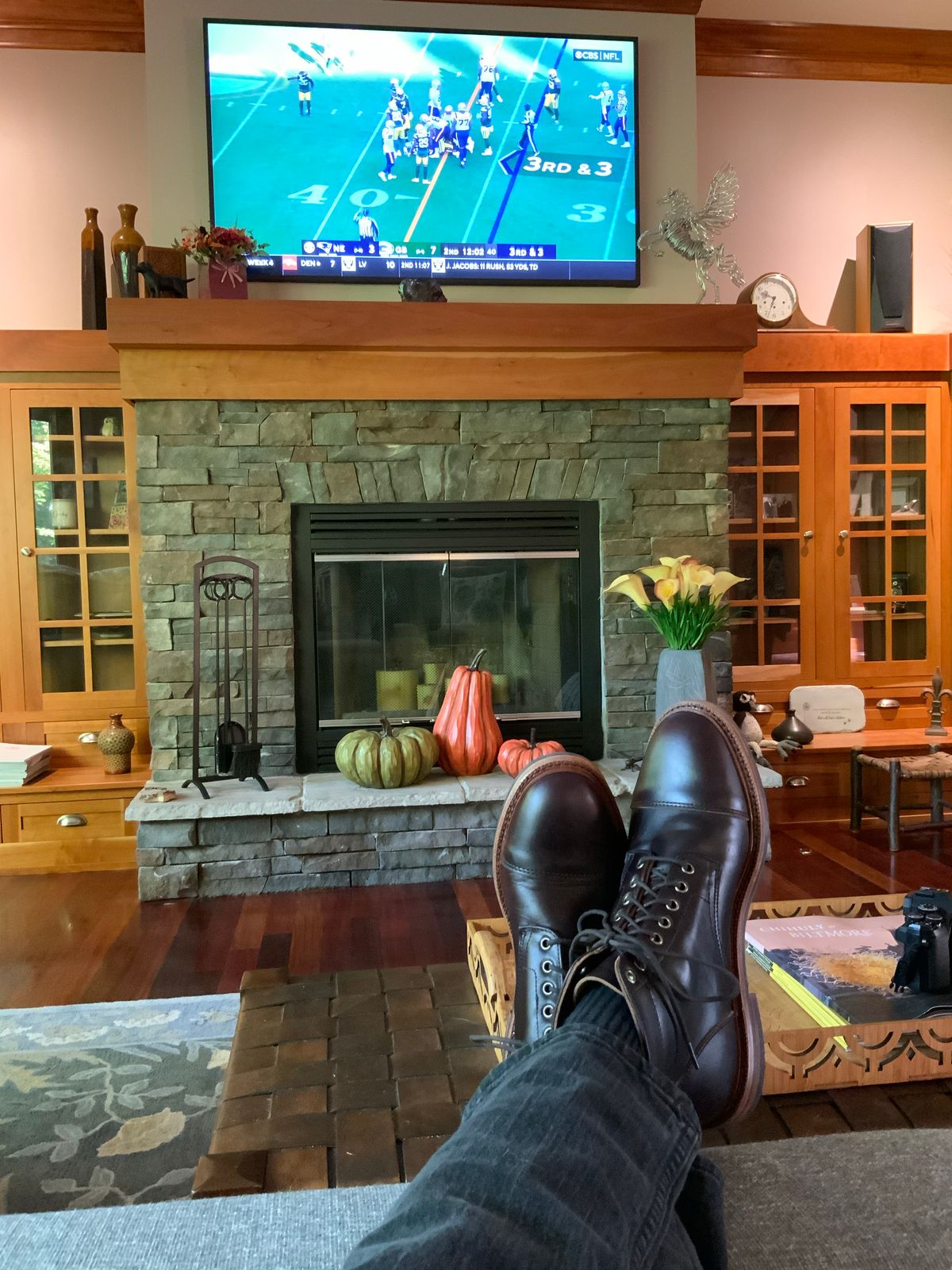 Photo by pmarlinm on October 2, 2022 of the Parkhurst The Richmond in Seidel Dark Burgundy Double Shot.