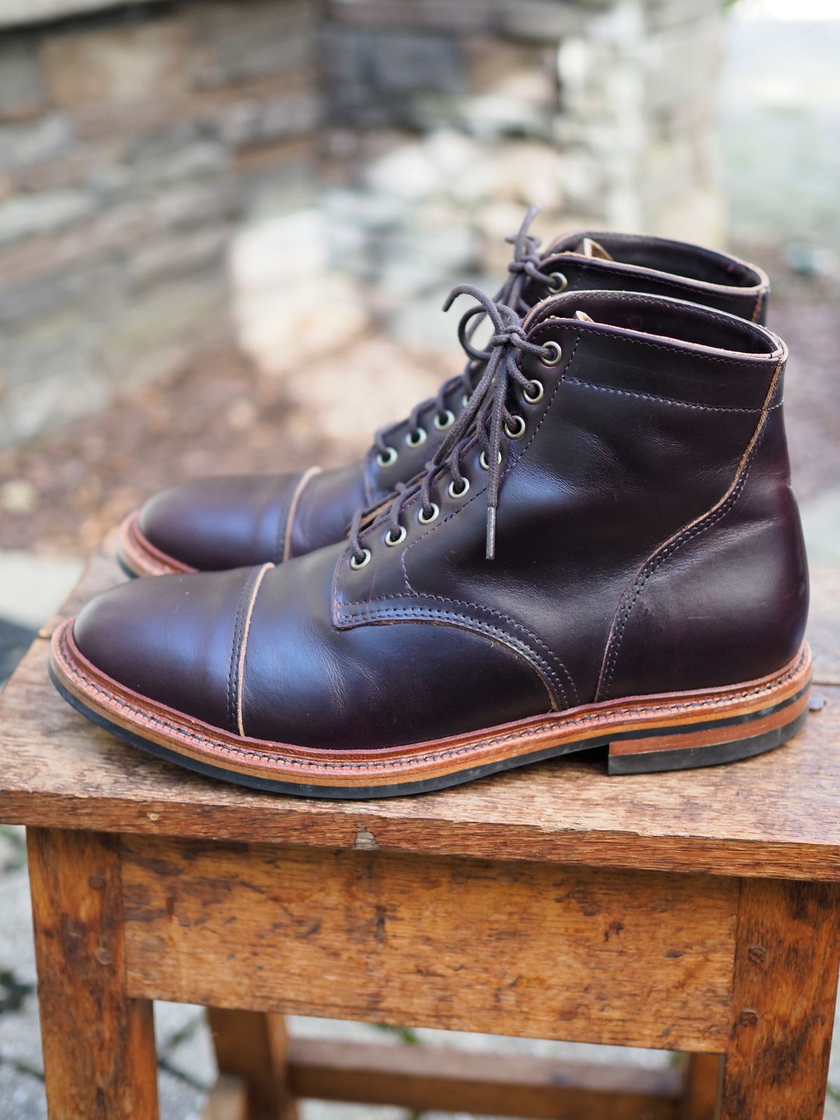 Photo by pmarlinm on October 2, 2022 of the Parkhurst The Richmond in Seidel Dark Burgundy Double Shot.