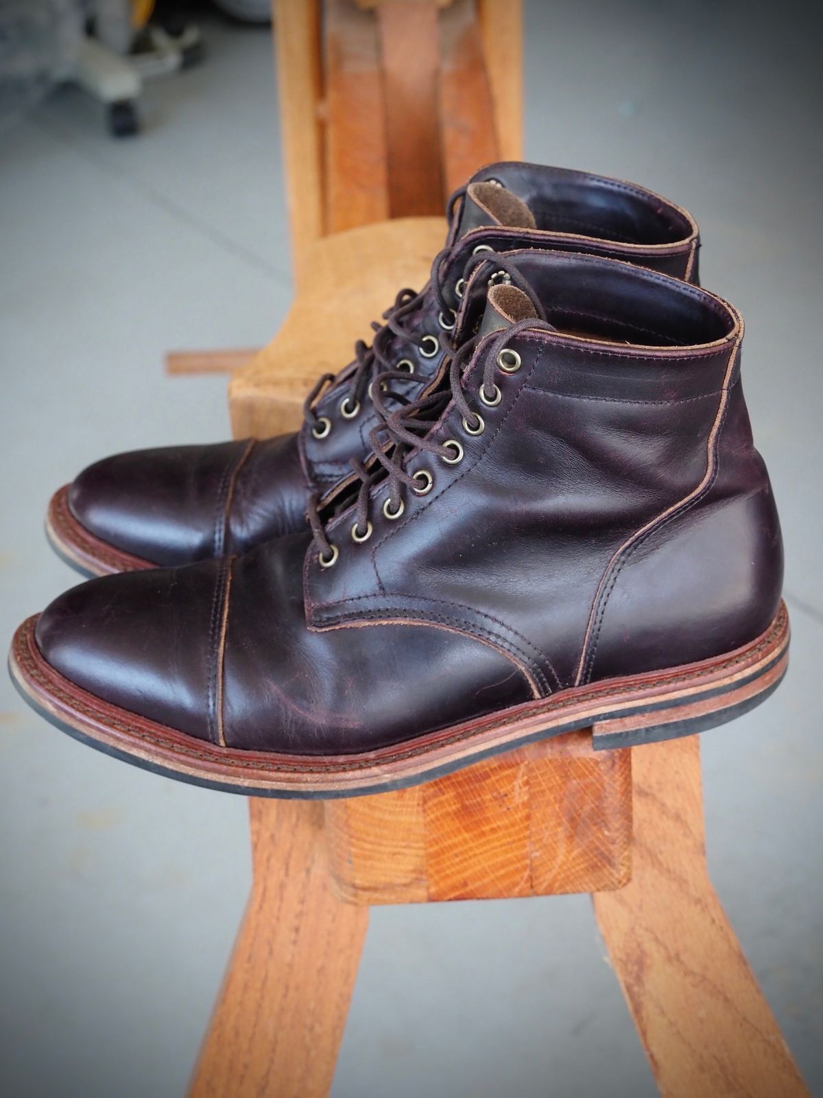 Photo by pmarlinm on March 6, 2023 of the Parkhurst The Richmond in Seidel Dark Burgundy Double Shot.