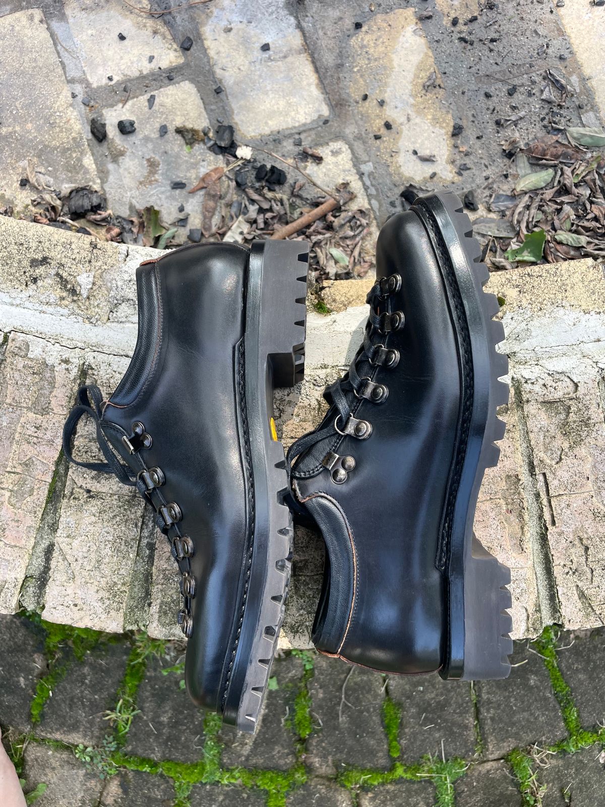 Photo by mriv98 on October 1, 2023 of the Sagara Trailmaster in Indonesian Black Teacore.