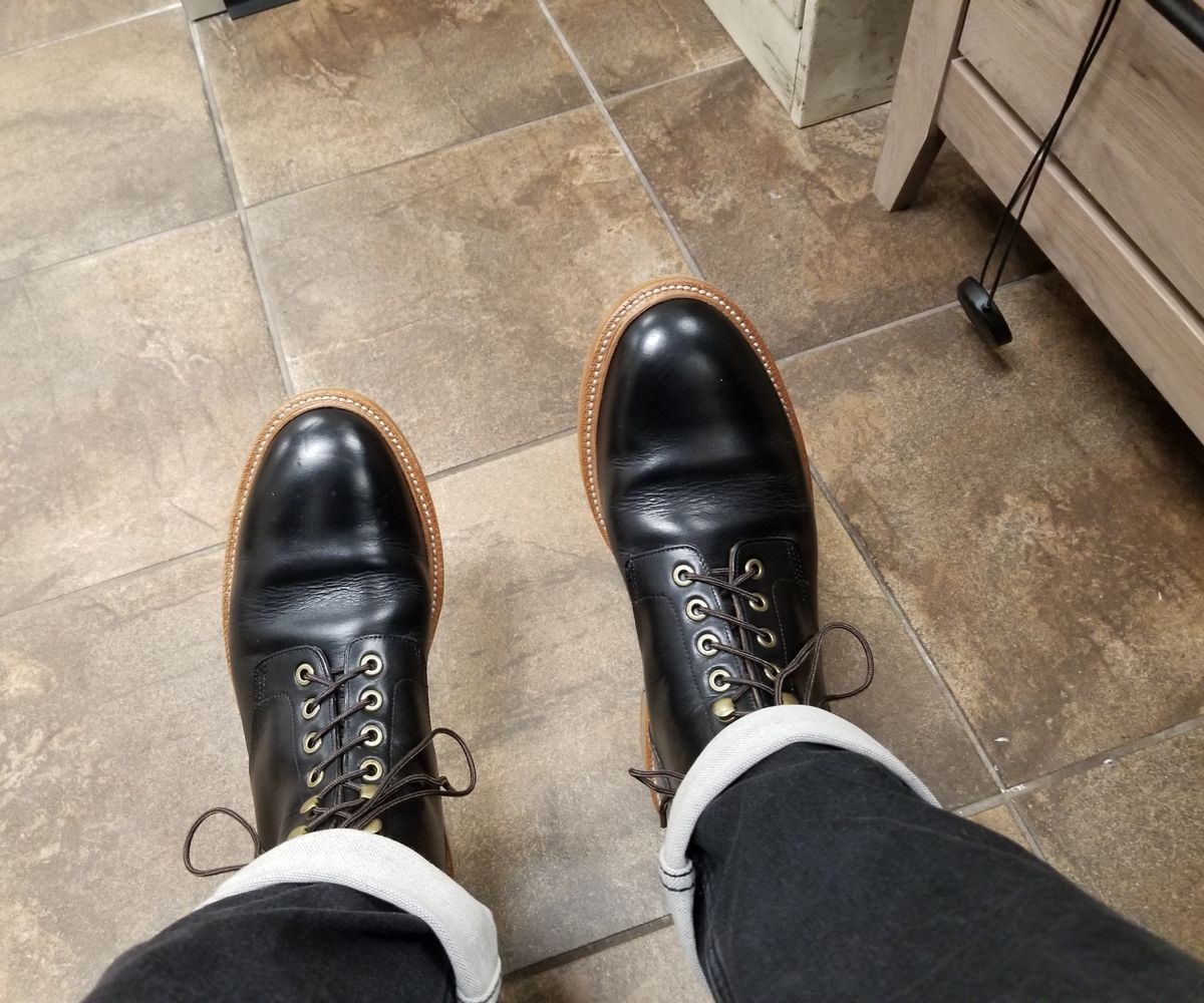 Photo by InfernalJusticator on June 11, 2024 of the Grant Stone Diesel Boot in Horween Black Chromexcel.