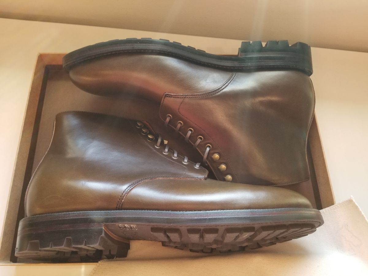 Photo by InfernalJusticator on April 7, 2025 of the Grant Stone Edward Boot in Horween Dark Olive Chromexcel.