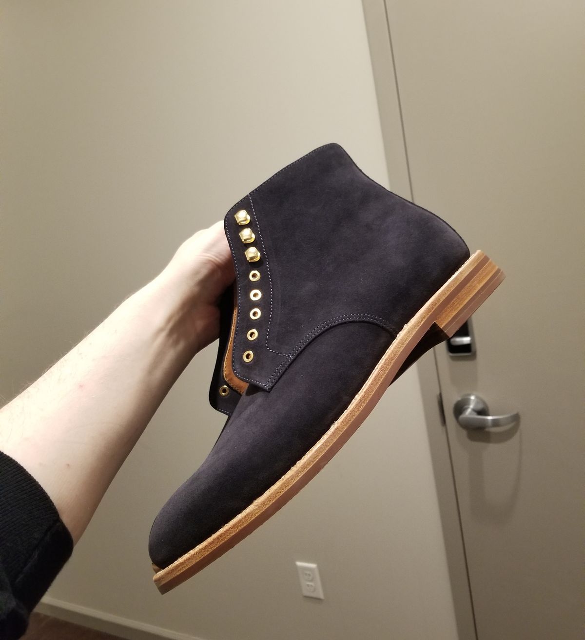 Photo by InfernalJusticator on April 27, 2025 of the Grant Stone Edward Boot in C.F. Stead Midnight Repello Calf Suede.