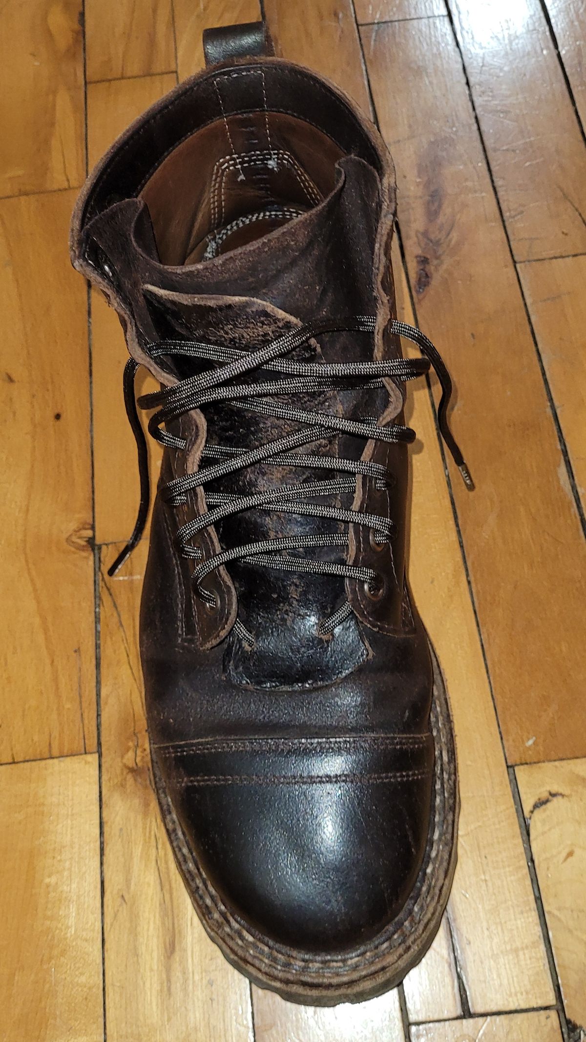 Photo by mightycaptain on January 11, 2023 of the White's Okanogan in Horween Brown Waxed Flesh.