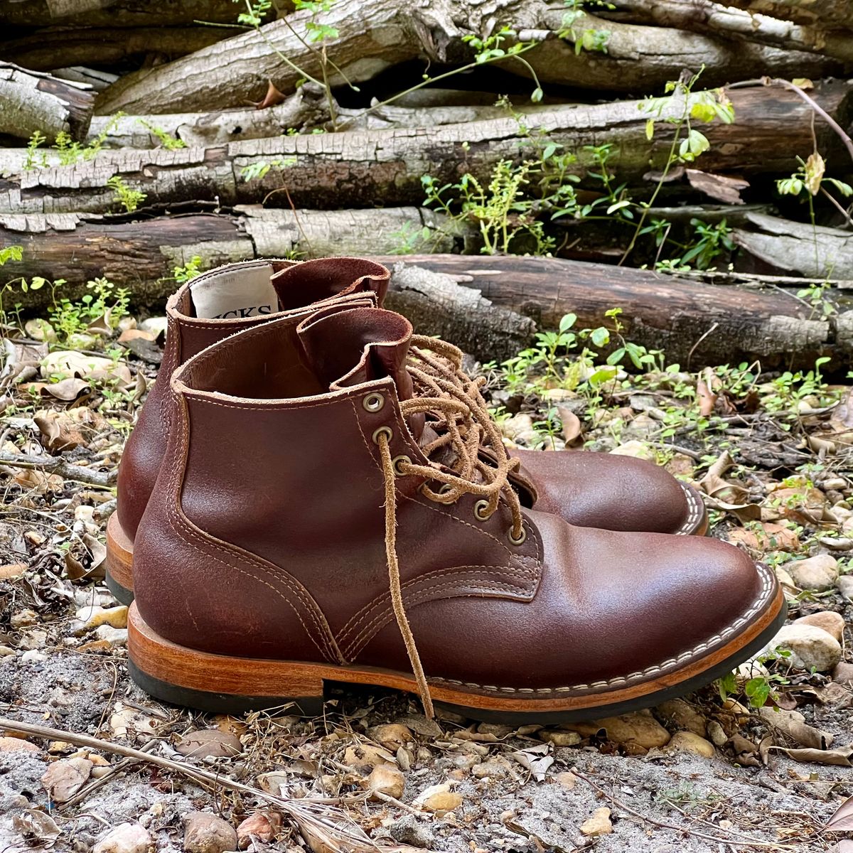 Photo by Bluesbrosg4ev on December 5, 2023 of the Nicks Lace Up Heritage in Horween Tan Waxed Flesh.