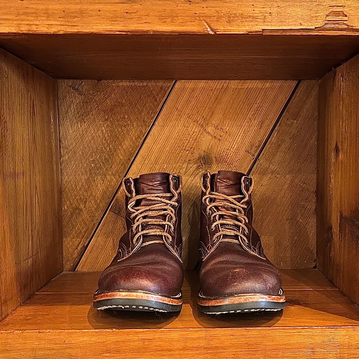 Photo by Bluesbrosg4ev on March 4, 2024 of the Nicks Lace Up Heritage in Horween Tan Waxed Flesh.