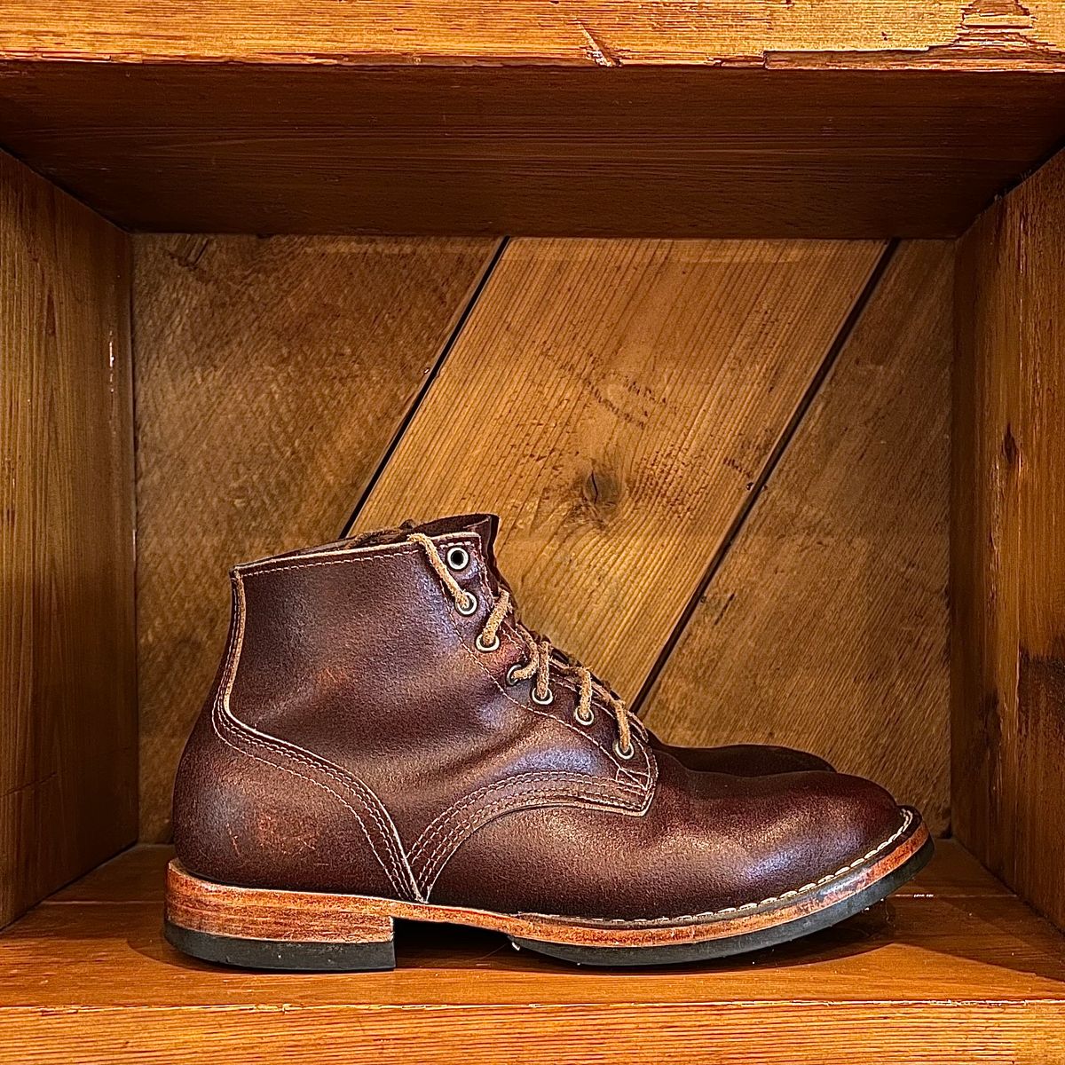 Photo by Bluesbrosg4ev on March 4, 2024 of the Nicks Lace Up Heritage in Horween Tan Waxed Flesh.
