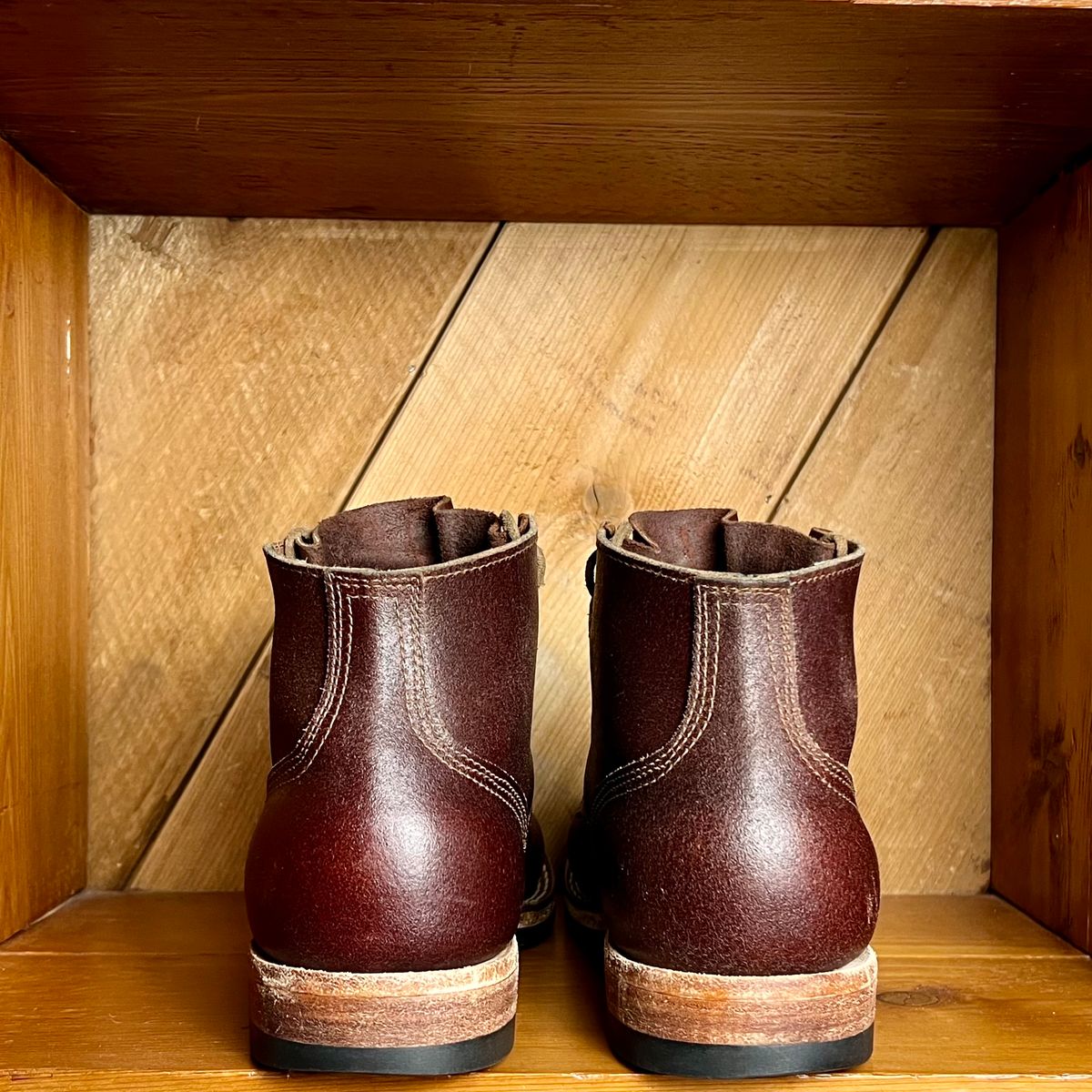 Photo by Bluesbrosg4ev on April 6, 2024 of the Nicks Lace Up Heritage in Horween Tan Waxed Flesh.