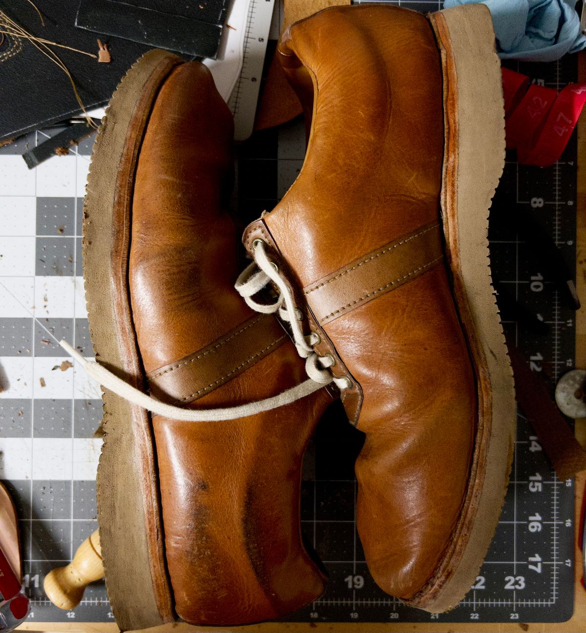 Photo by jprleather on January 2, 2026 of the Self-Made Munson Shoe in Horween Natural Derby.