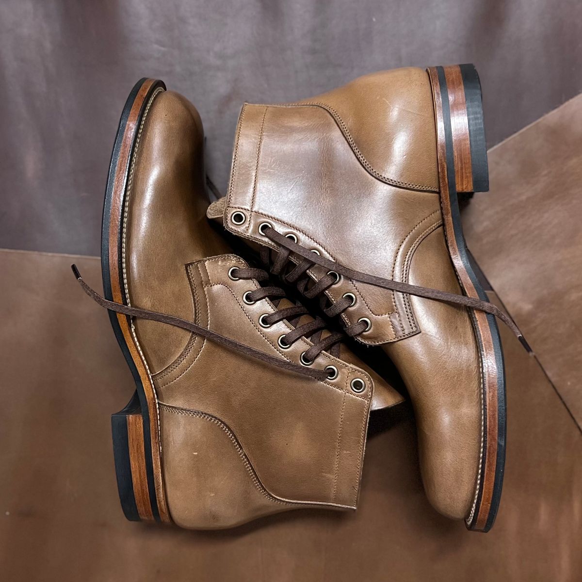 Photo by Bluesbrosg4ev on October 1, 2024 of the Viberg Service Boot in Horween Natural Chromexcel.