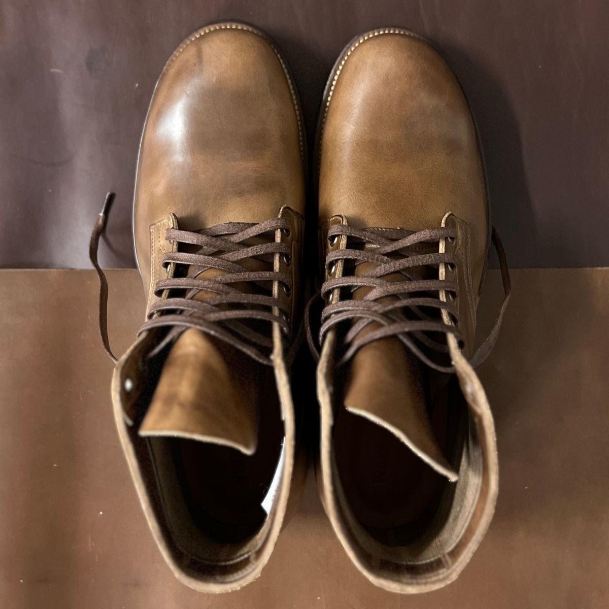 Photo by Bluesbrosg4ev on October 1, 2024 of the Viberg Service Boot in Horween Natural Chromexcel.