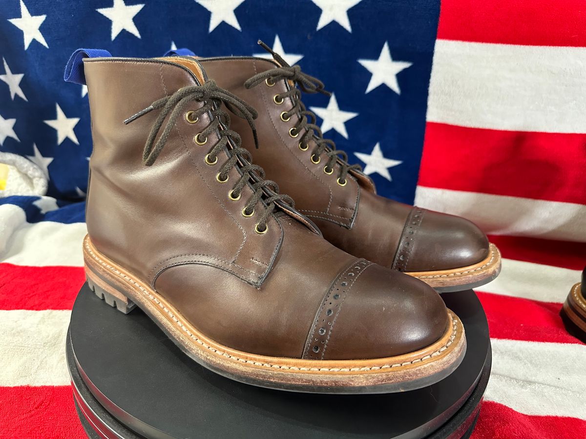 Photo by Stuville77 on May 13, 2024 of the Tricker's Burford Plain Derby Boot in Espresso Burnished Calf.