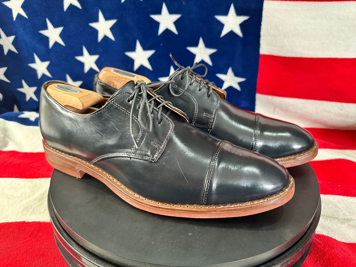 Photo by Stuville77 on May 13, 2024 of the Allen Edmonds Oak Street in Horween Navy Chromexcel.