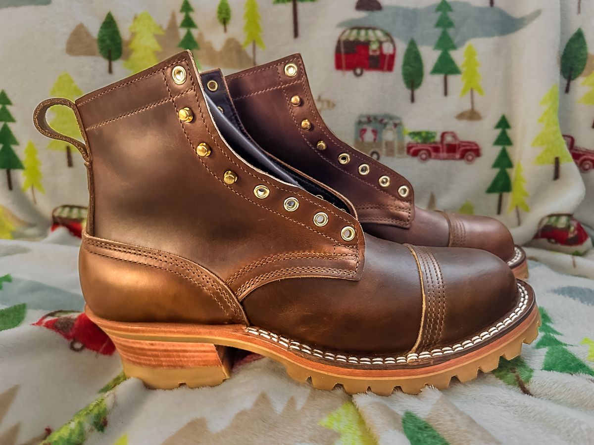 Photo by Stuville77 on November 1, 2024 of the Nicks Urban Logger in Horween Shackleton Cognac.