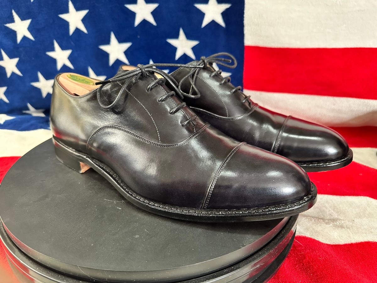 Photo by Stuville77 on September 1, 2023 of the Tricker's Appleton Toecap Oxford City Shoe in Black Museum Calf.