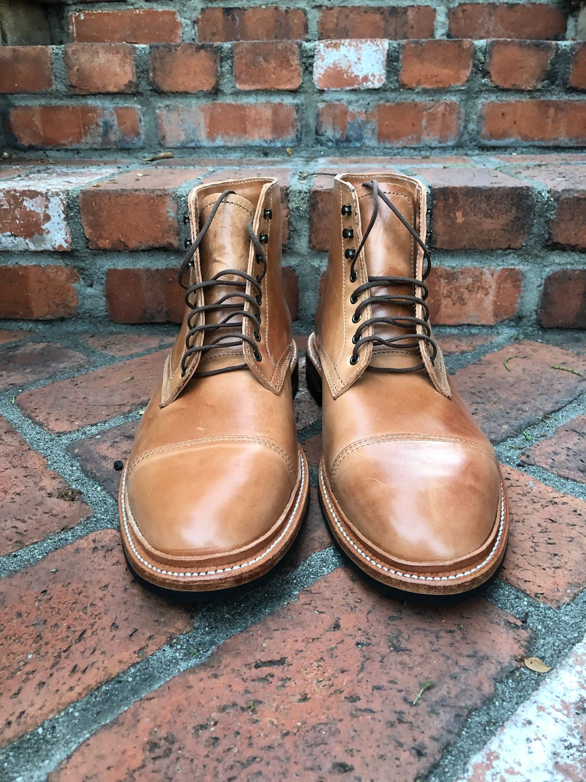 Photo by SierraLizard on November 1, 2022 of the Oak Street Bootmakers Lakeshore Boot in Maryam Natural Horsebutt.