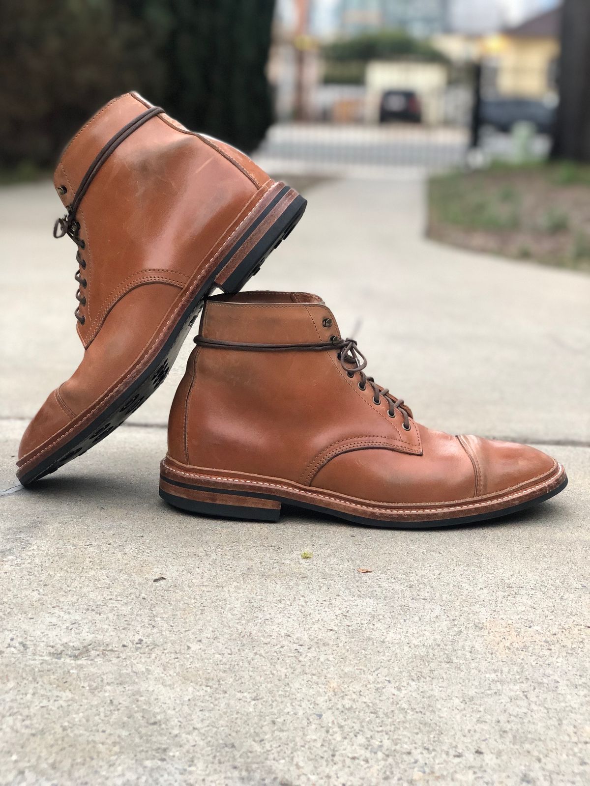 Photo by SierraLizard on December 3, 2022 of the Oak Street Bootmakers Lakeshore Boot in Maryam Natural Horsebutt.