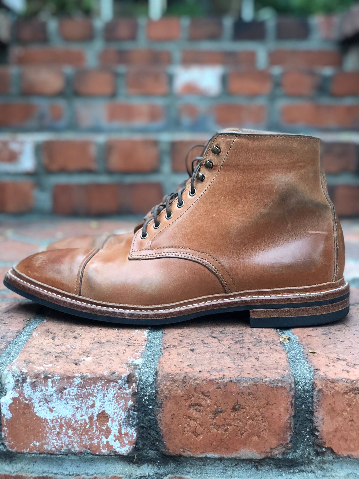 Photo by SierraLizard on December 3, 2022 of the Oak Street Bootmakers Lakeshore Boot in Maryam Natural Horsebutt.