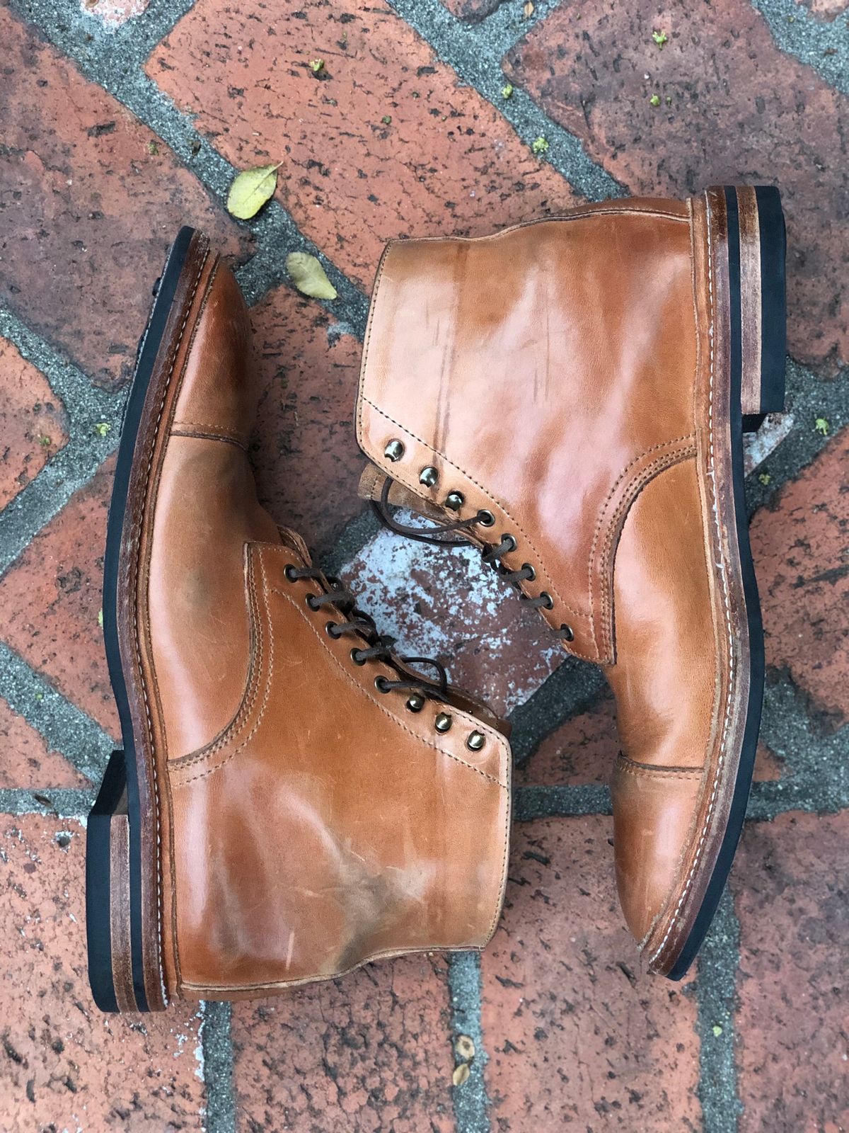Photo by SierraLizard on December 3, 2022 of the Oak Street Bootmakers Lakeshore Boot in Maryam Natural Horsebutt.