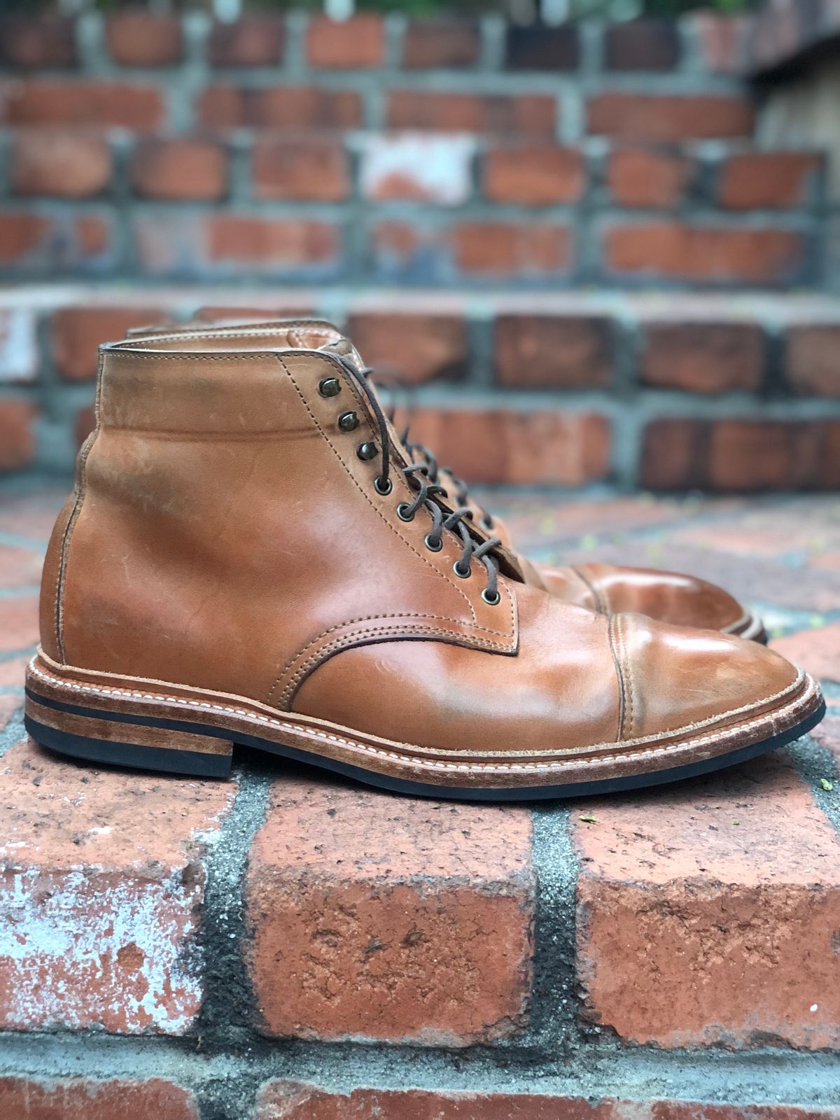 Photo by SierraLizard on December 3, 2022 of the Oak Street Bootmakers Lakeshore Boot in Maryam Natural Horsebutt.