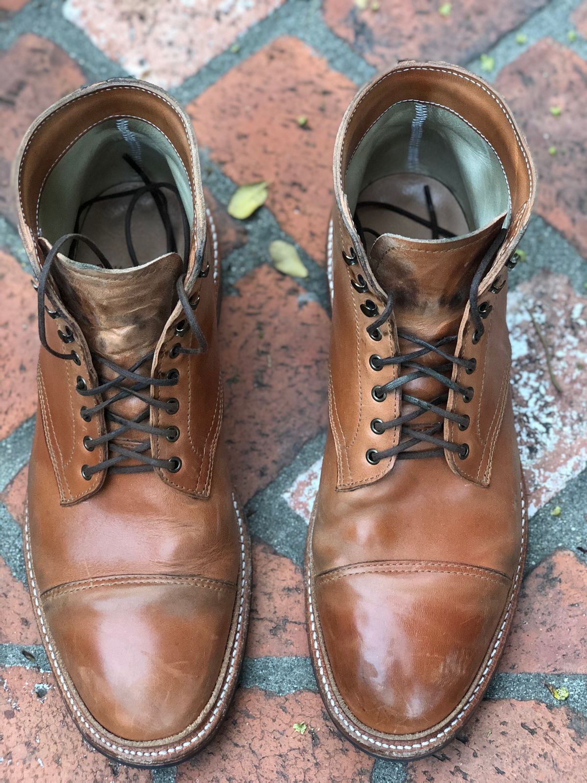 Photo by SierraLizard on December 3, 2022 of the Oak Street Bootmakers Lakeshore Boot in Maryam Natural Horsebutt.