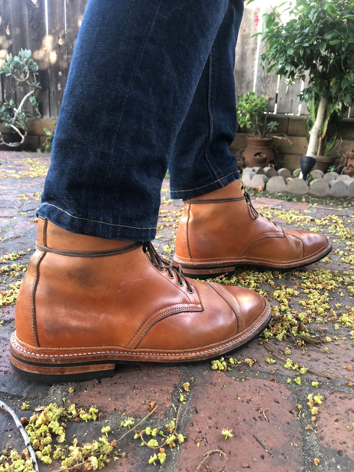 Photo by SierraLizard on January 2, 2023 of the Oak Street Bootmakers Lakeshore Boot in Maryam Natural Horsebutt.