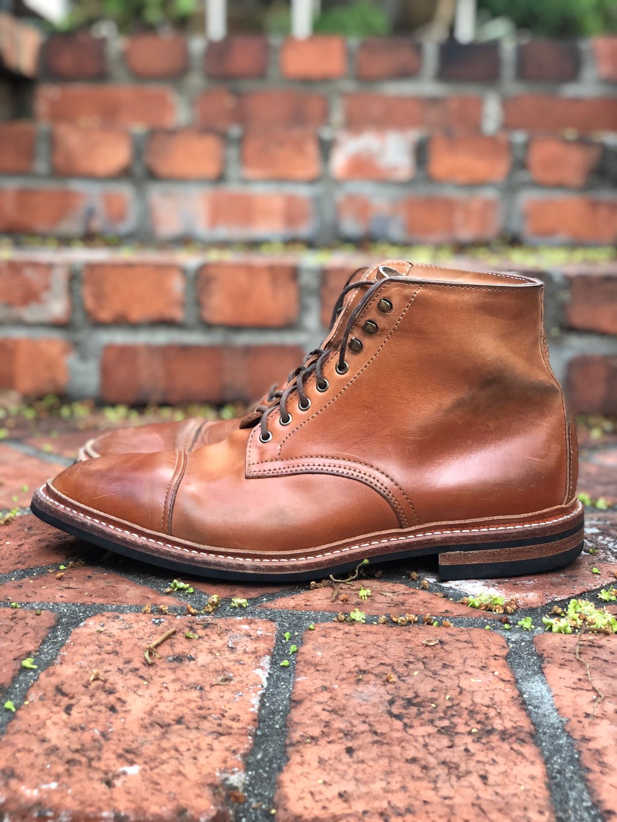 Photo by SierraLizard on January 2, 2023 of the Oak Street Bootmakers Lakeshore Boot in Maryam Natural Horsebutt.