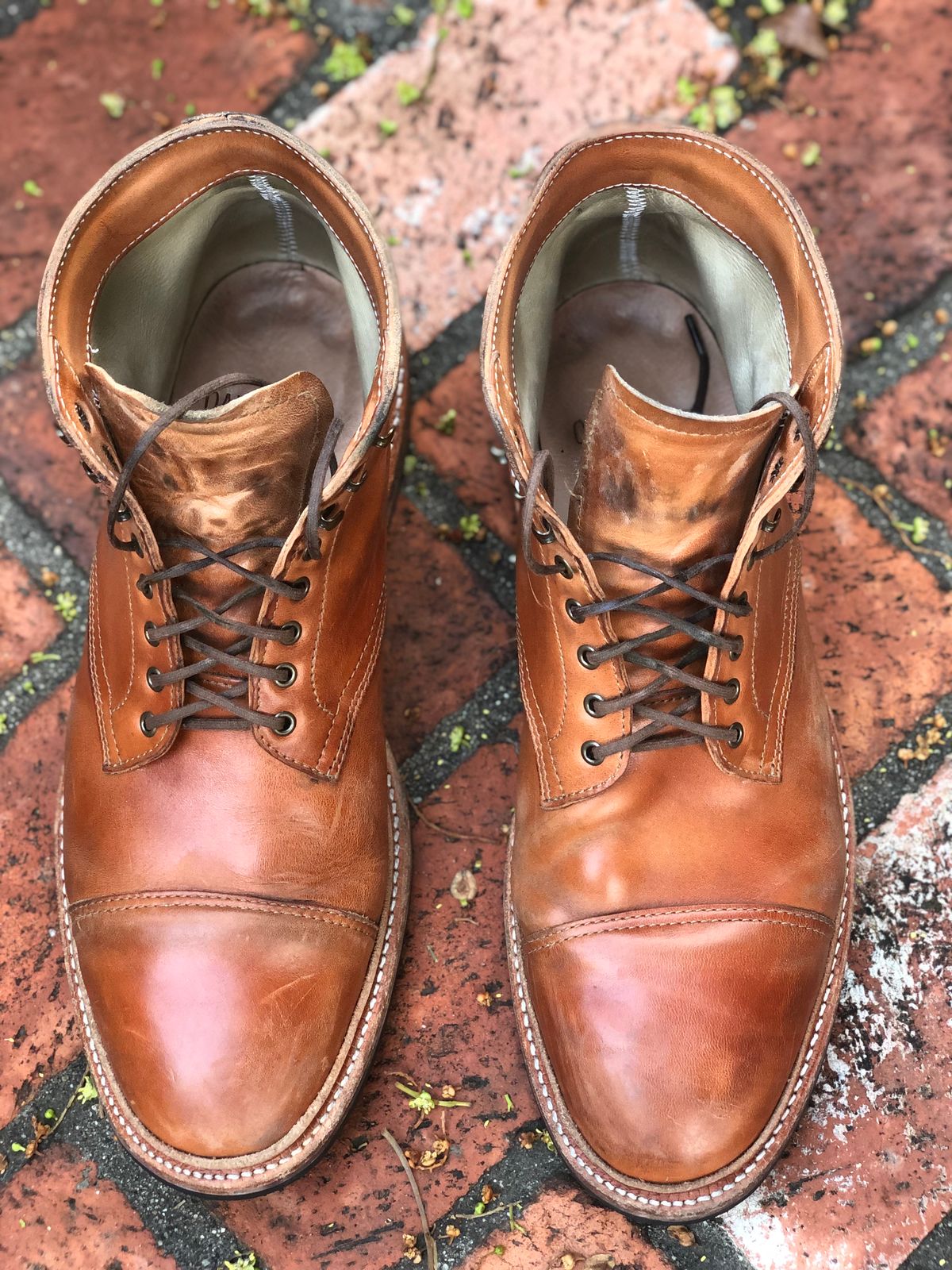 Photo by SierraLizard on January 2, 2023 of the Oak Street Bootmakers Lakeshore Boot in Maryam Natural Horsebutt.