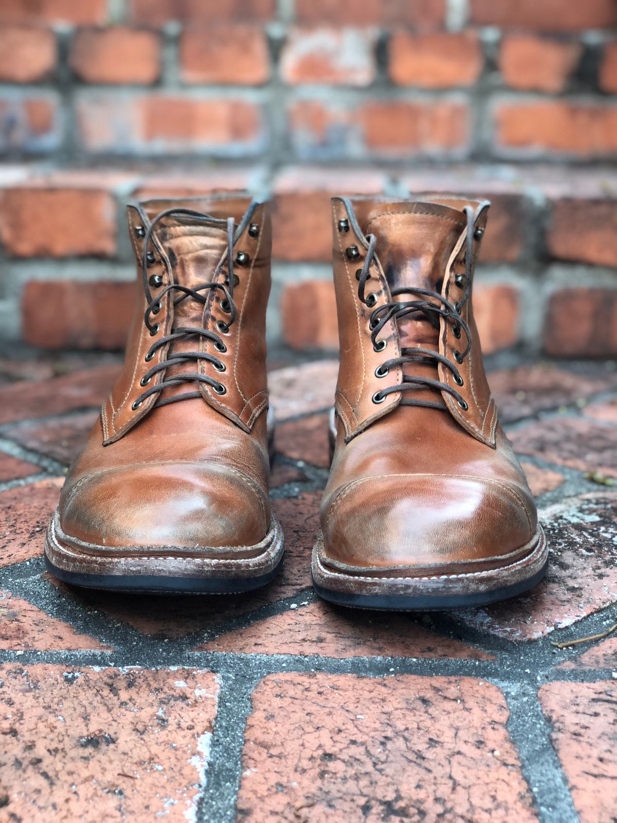 Photo by SierraLizard on March 2, 2023 of the Oak Street Bootmakers Lakeshore Boot in Maryam Natural Horsebutt.