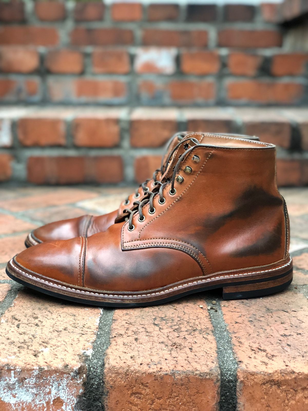 Photo by SierraLizard on May 1, 2023 of the Oak Street Bootmakers Lakeshore Boot in Maryam Natural Horsebutt.