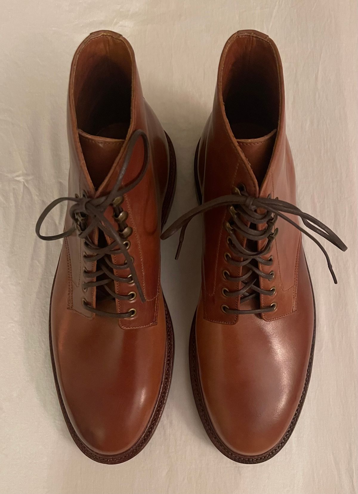 Photo by serviceadvisorwalking on October 1, 2022 of the Grant Stone Edward Boot in Horween Honey Glazed Shell Cordovan.