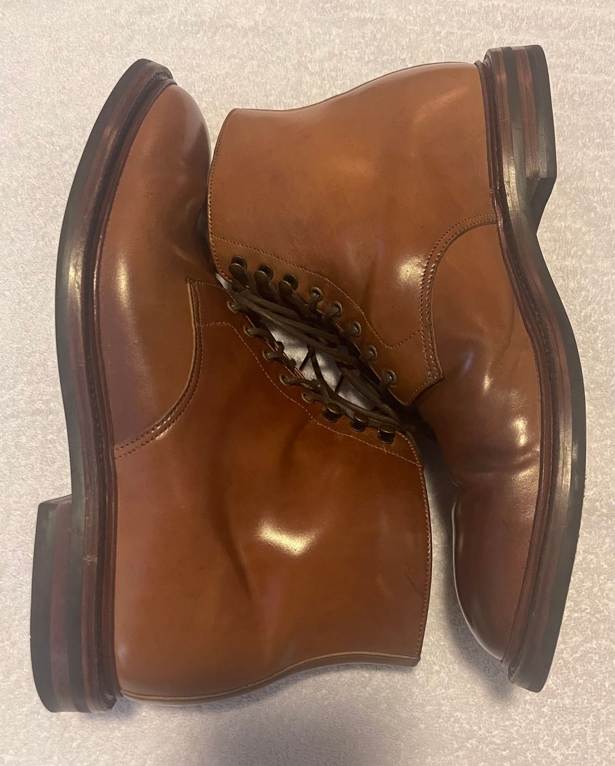 Photo by serviceadvisorwalking on November 1, 2022 of the Grant Stone Edward Boot in Horween Honey Glazed Shell Cordovan.