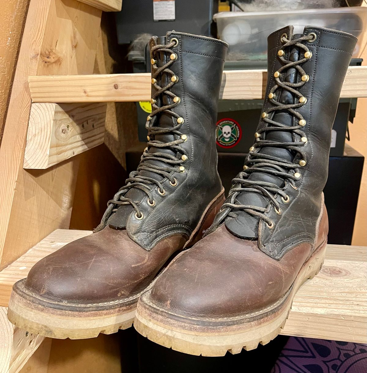 Photo by Eazydoesit on November 16, 2025 of the Nicks Delta Arch MTO Rebuld in Seidel MaxSupport Black & Seidel 1964 Tan.