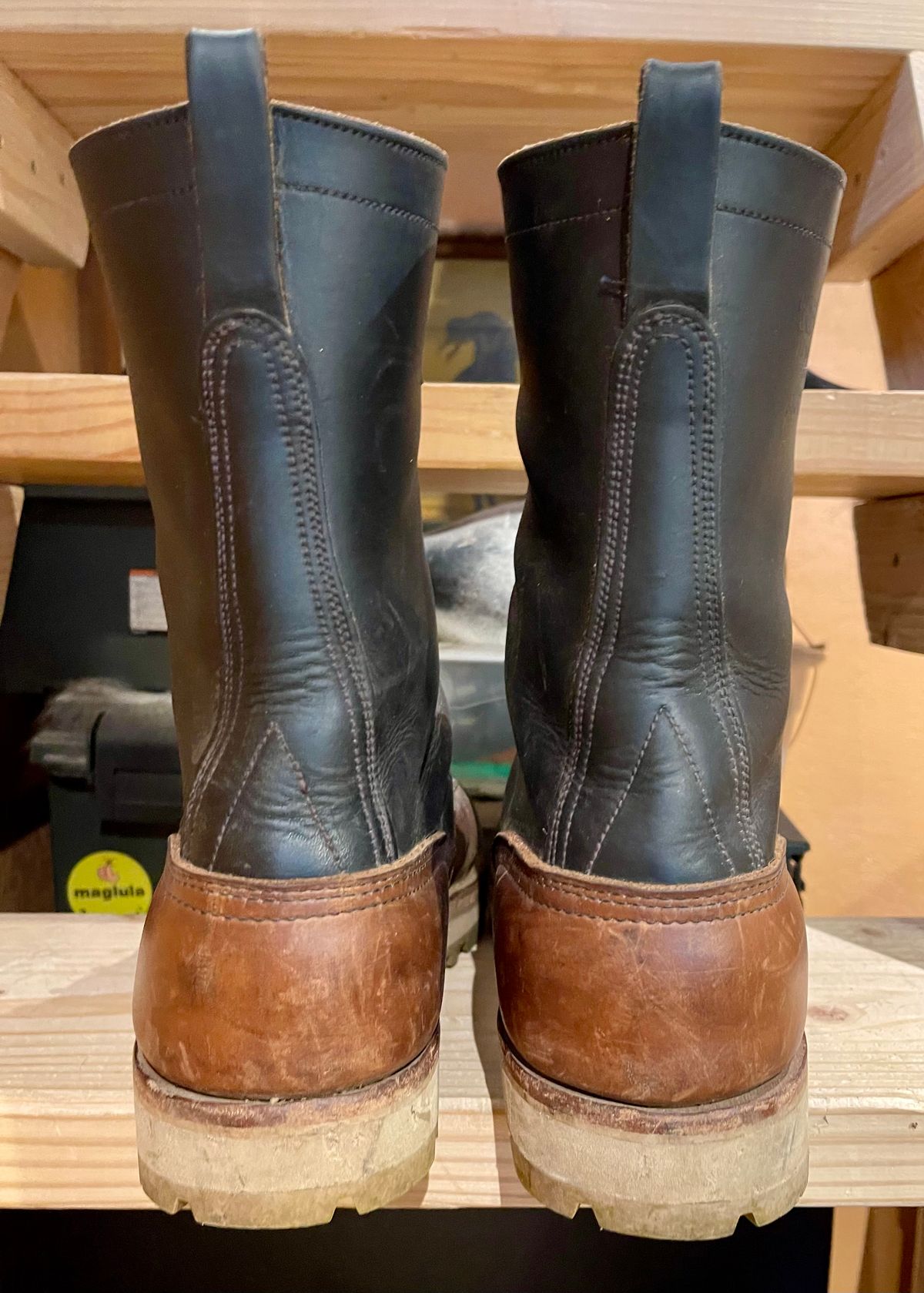 Photo by Eazydoesit on November 16, 2025 of the Nicks Delta Arch MTO Rebuld in Seidel MaxSupport Black & Seidel 1964 Tan.