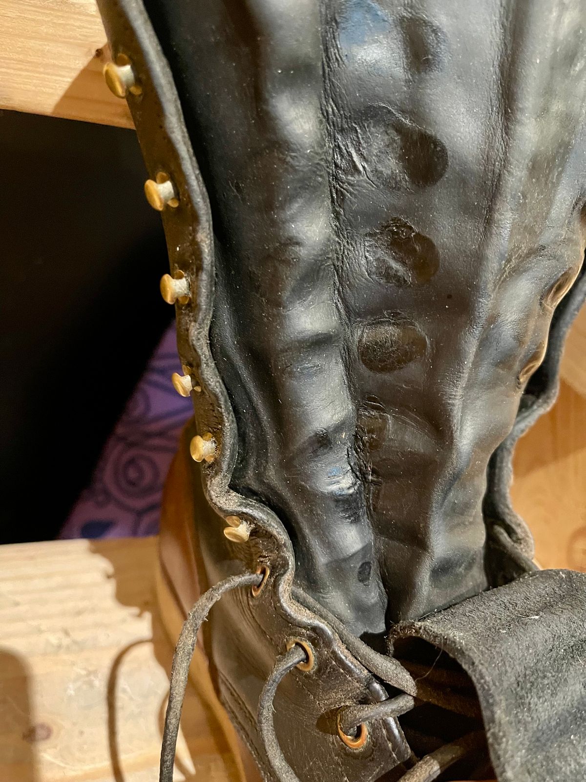 Photo by Eazydoesit on November 16, 2025 of the Nicks Delta Arch MTO Rebuld in Seidel MaxSupport Black & Seidel 1964 Tan.