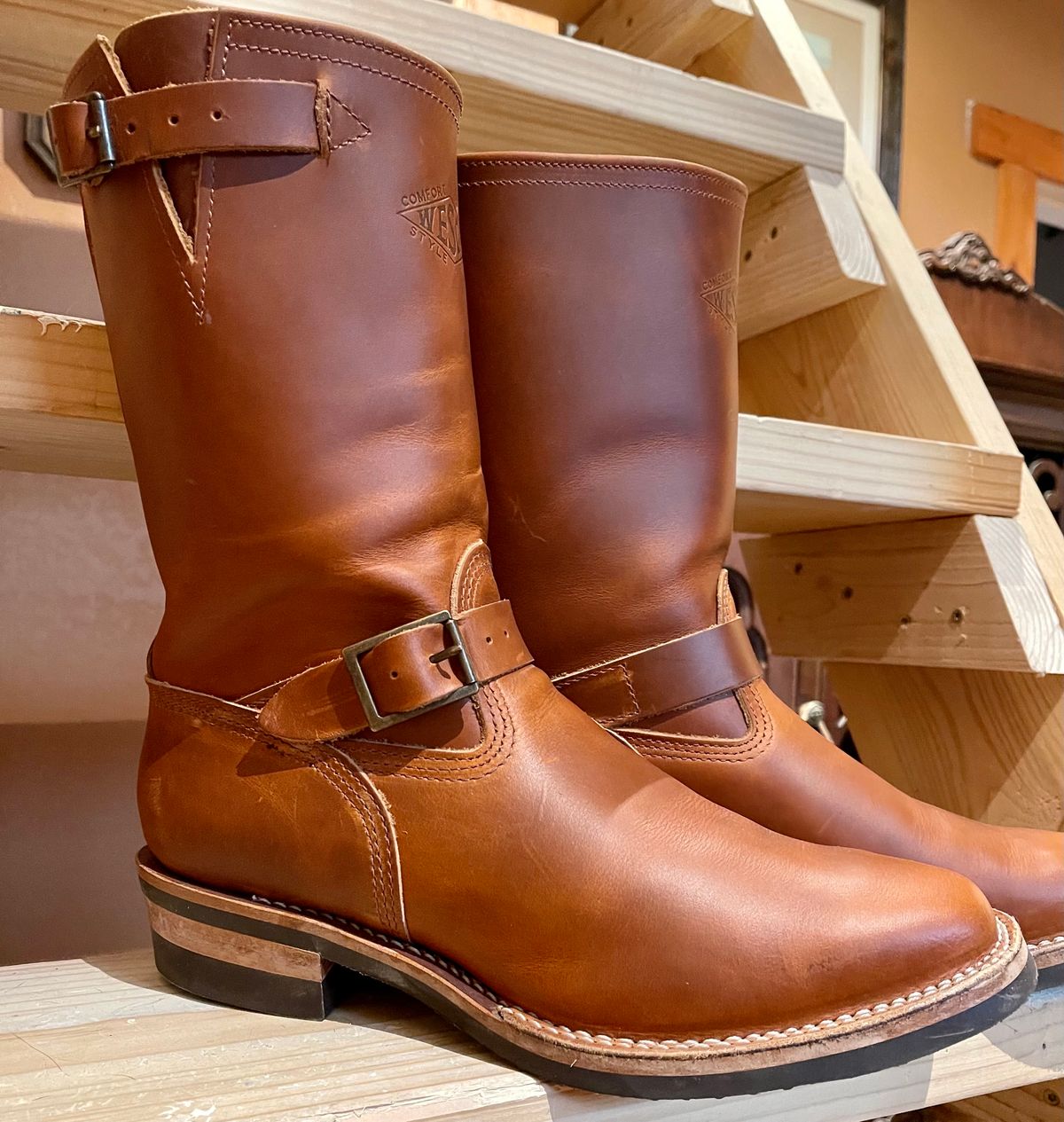 Photo by Eazydoesit on November 21, 2023 of the Wesco Boss Engineer Boot in Seidel British Tan Domain.