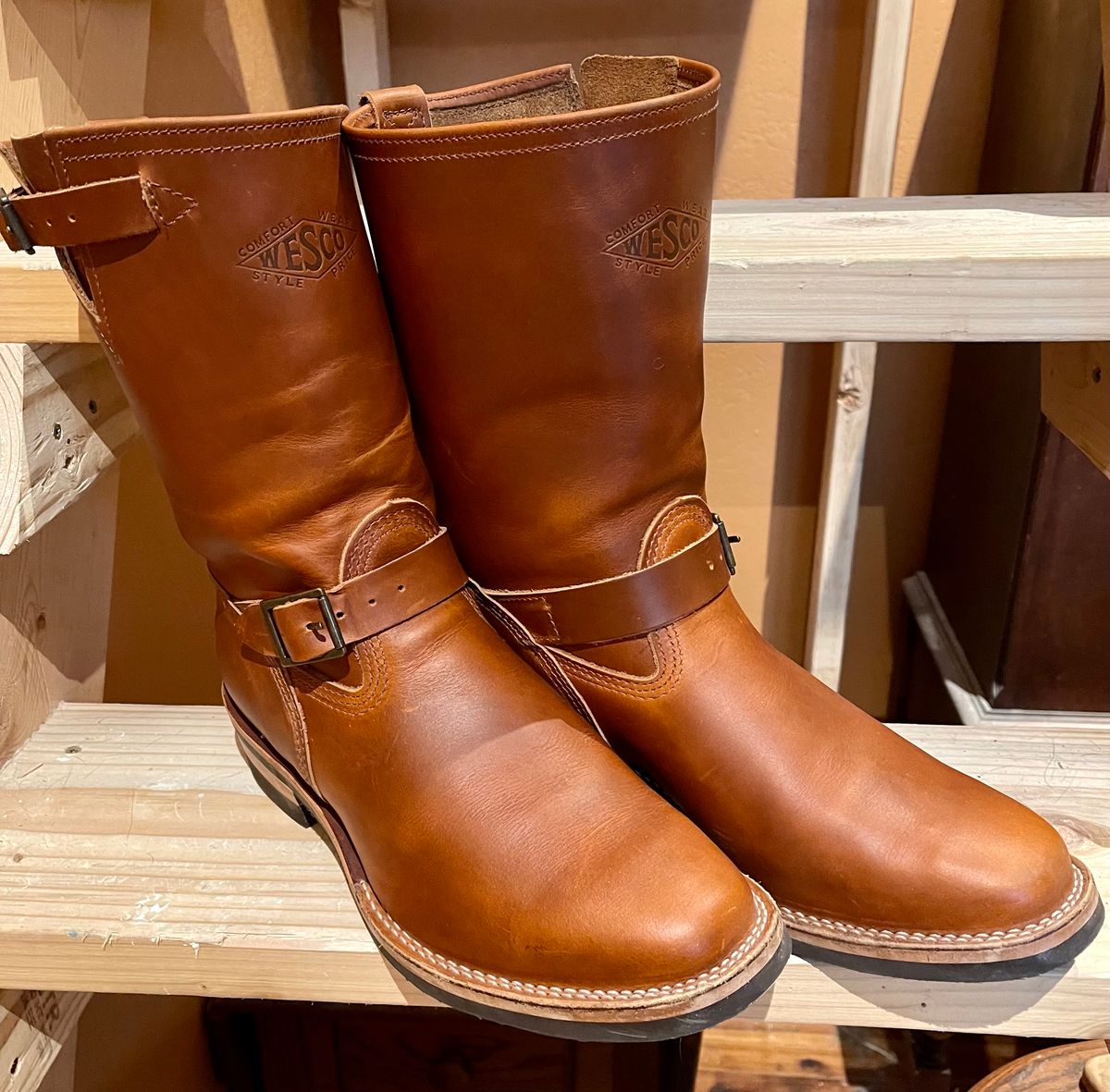 Photo by Eazydoesit on November 21, 2023 of the Wesco Boss Engineer Boot in Seidel British Tan Domain.