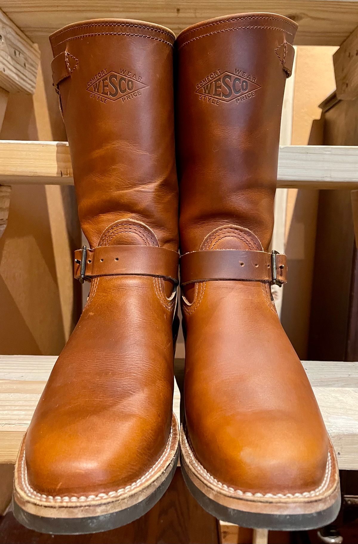 Photo by Eazydoesit on November 21, 2023 of the Wesco Boss Engineer Boot in Seidel British Tan Domain.