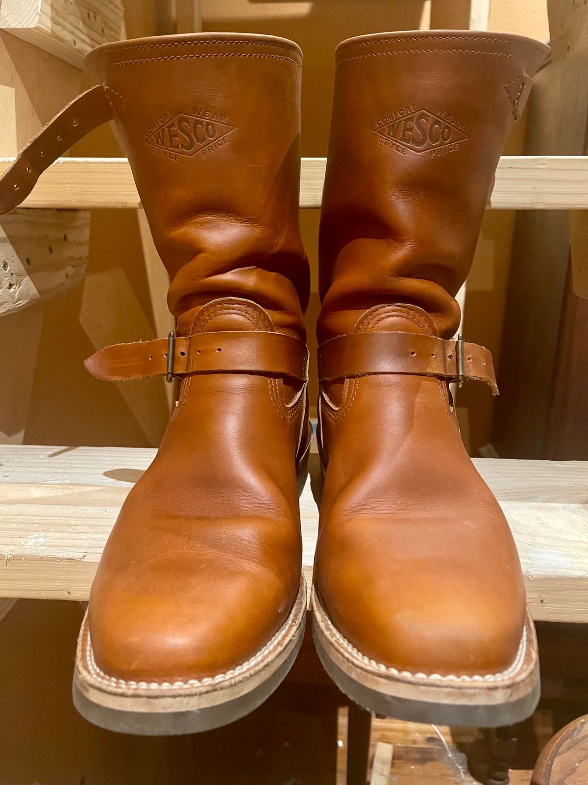 Photo by Eazydoesit on November 30, 2023 of the Wesco Boss Engineer Boot in Seidel British Tan Domain.