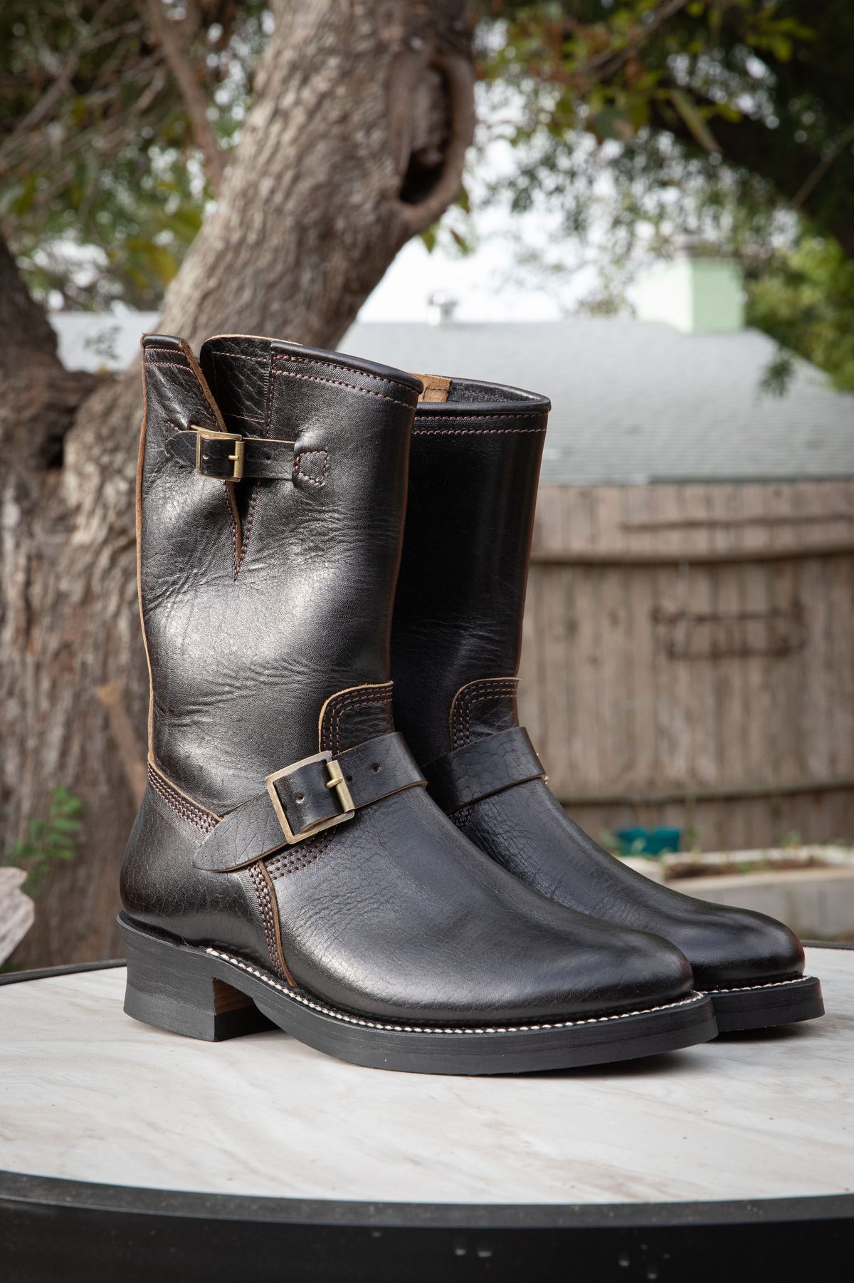 Photo by melquiades on October 5, 2023 of the John Lofgren Wabash Engineer Boots in Shinki Black Teacore Horsebutt.