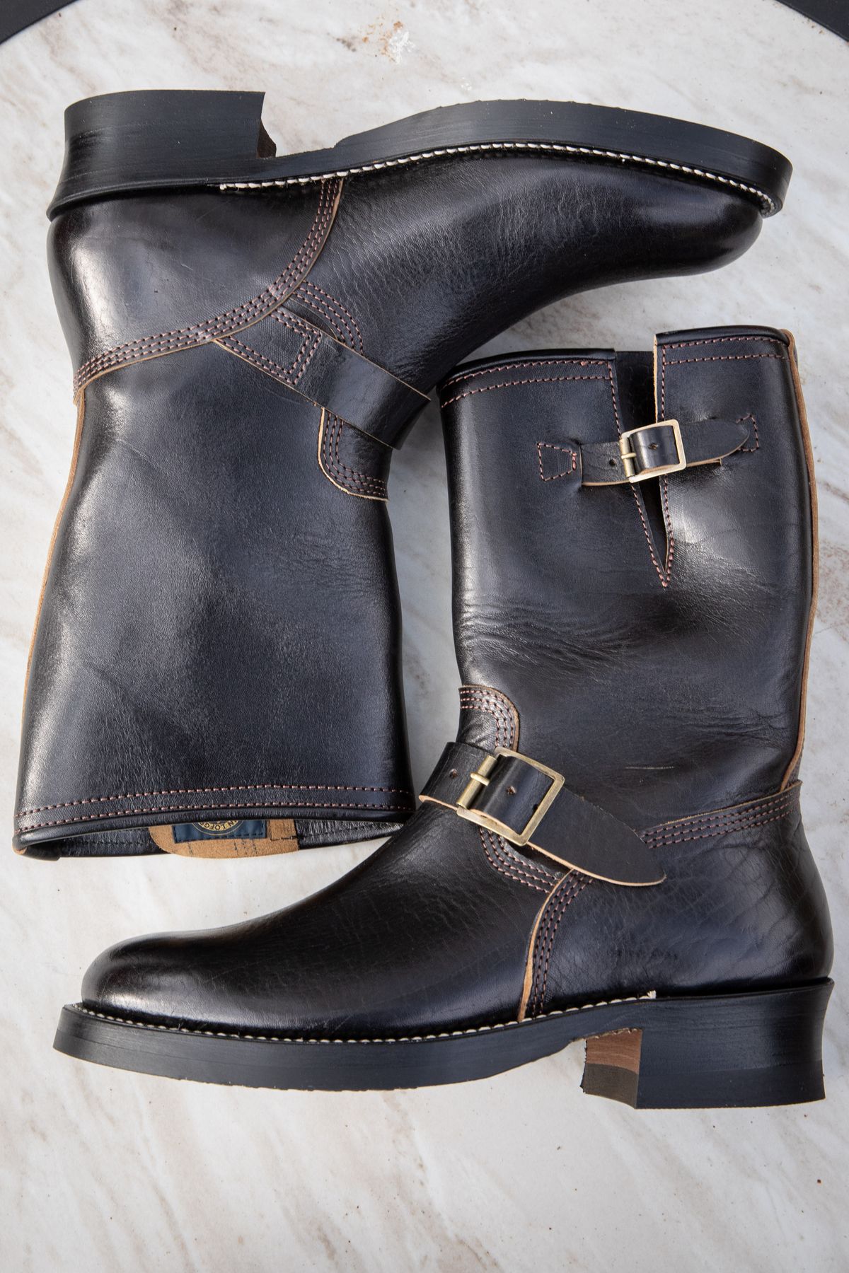 Photo by melquiades on October 5, 2023 of the John Lofgren Wabash Engineer Boots in Shinki Black Teacore Horsebutt.