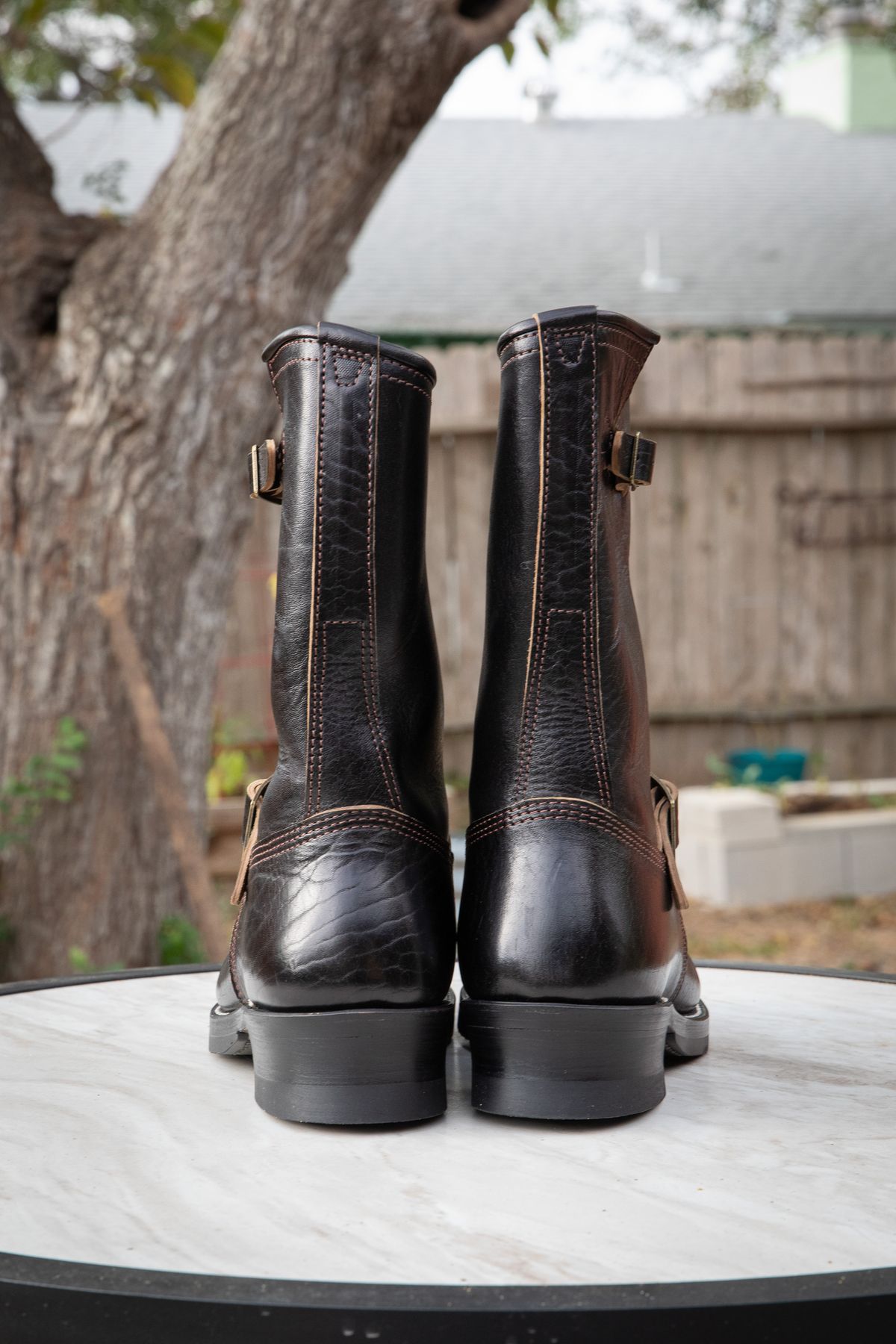 Photo by melquiades on October 5, 2023 of the John Lofgren Wabash Engineer Boots in Shinki Black Teacore Horsebutt.