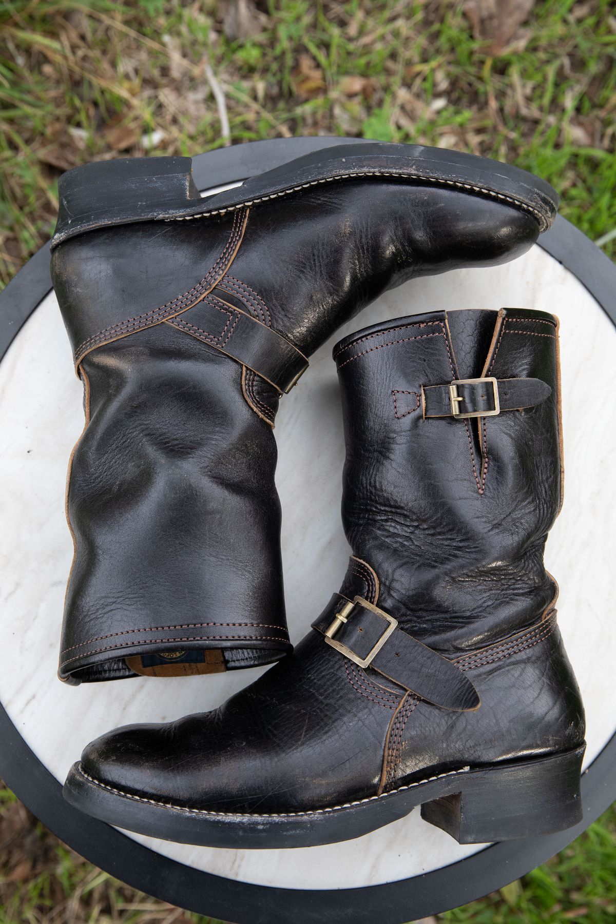 Photo by melquiades on November 6, 2023 of the John Lofgren Wabash Engineer Boots in Shinki Black Teacore Horsebutt.