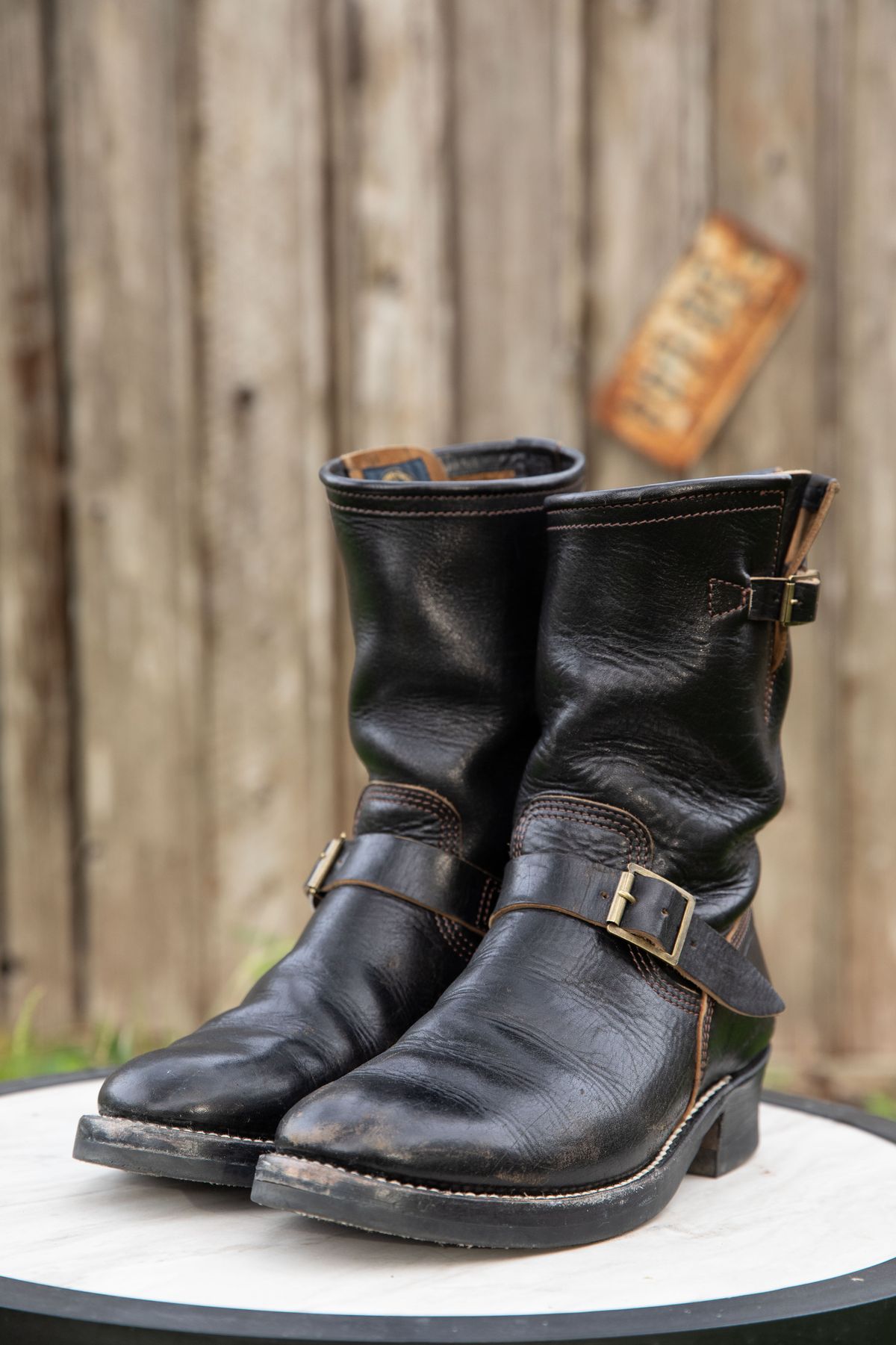 Photo by melquiades on November 6, 2023 of the John Lofgren Wabash Engineer Boots in Shinki Black Teacore Horsebutt.
