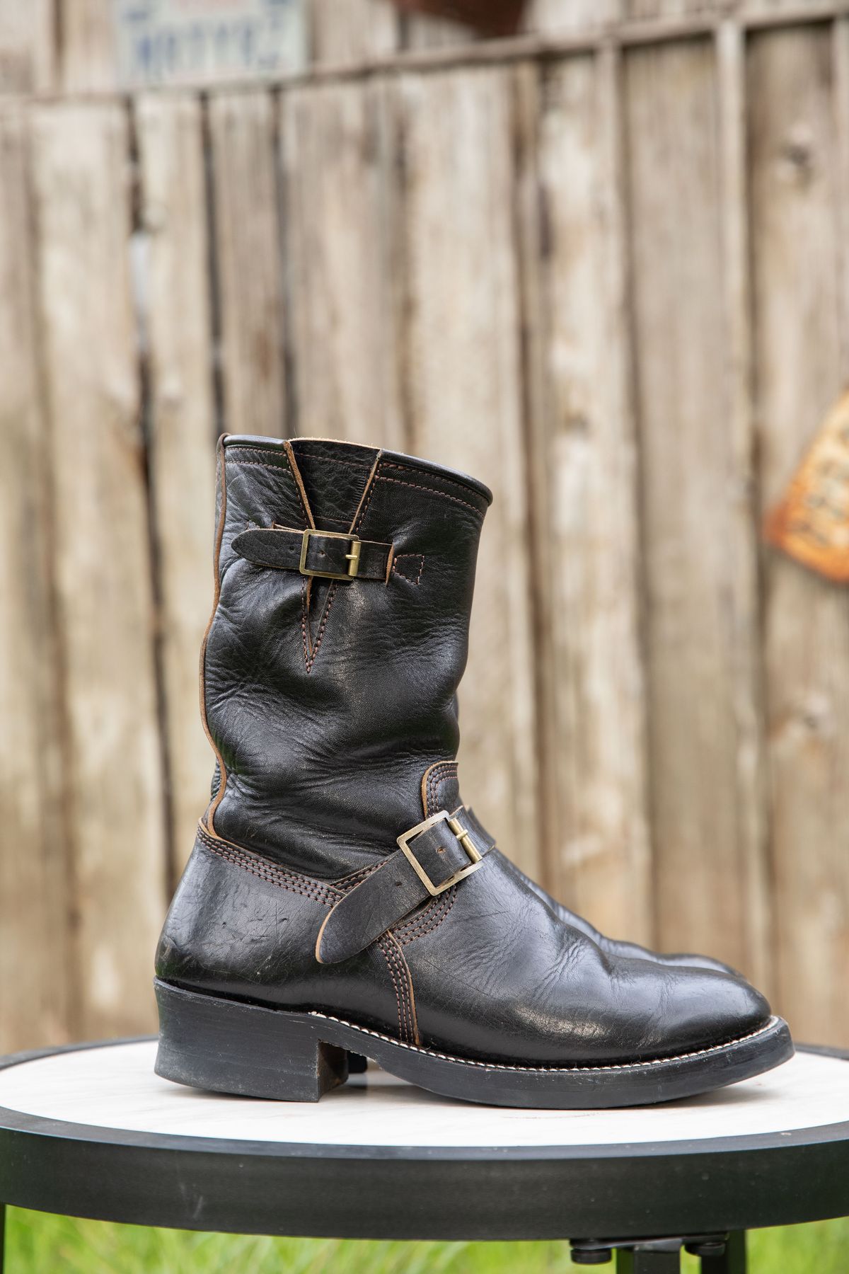 Photo by melquiades on December 6, 2023 of the John Lofgren Wabash Engineer Boots in Shinki Black Teacore Horsebutt.