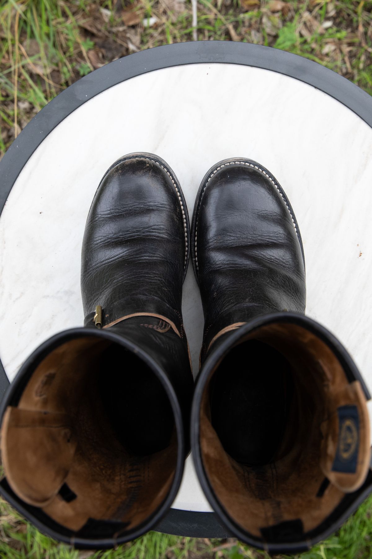 Photo by melquiades on December 6, 2023 of the John Lofgren Wabash Engineer Boots in Shinki Black Teacore Horsebutt.