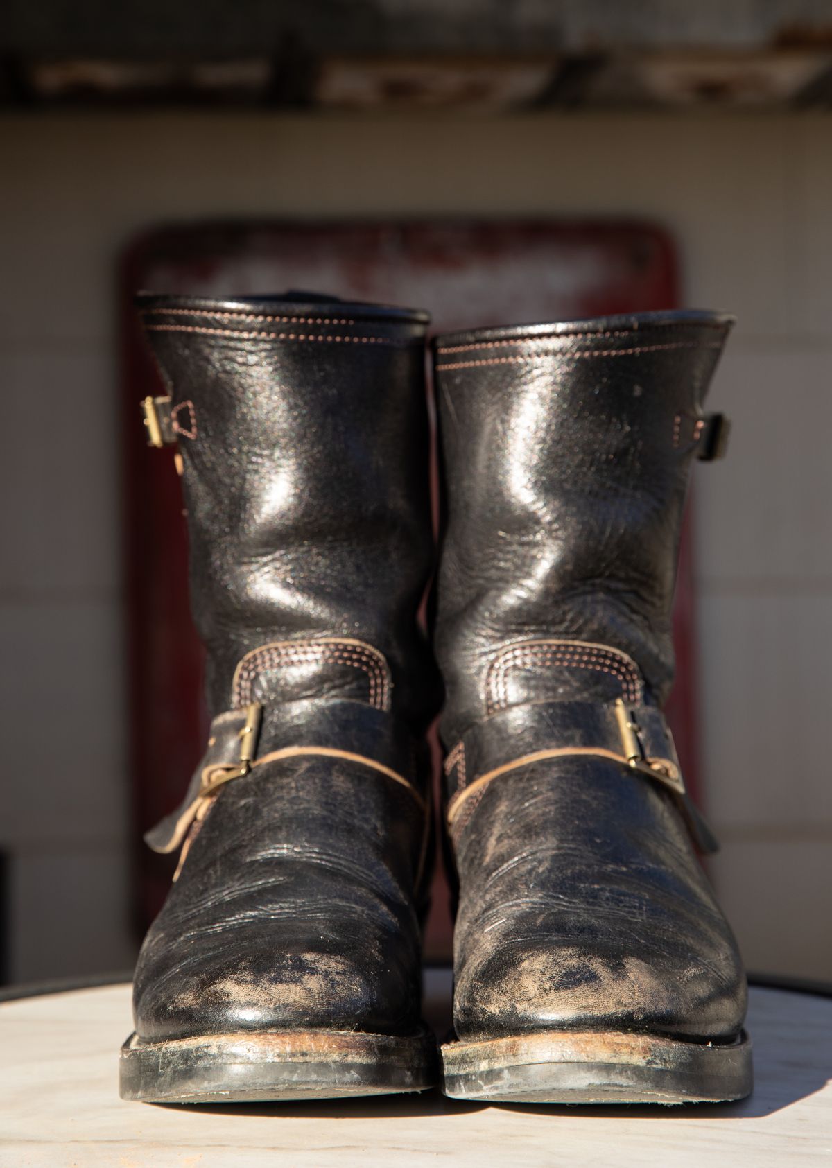 Photo by melquiades on January 2, 2024 of the John Lofgren Wabash Engineer Boots in Shinki Black Teacore Horsebutt.