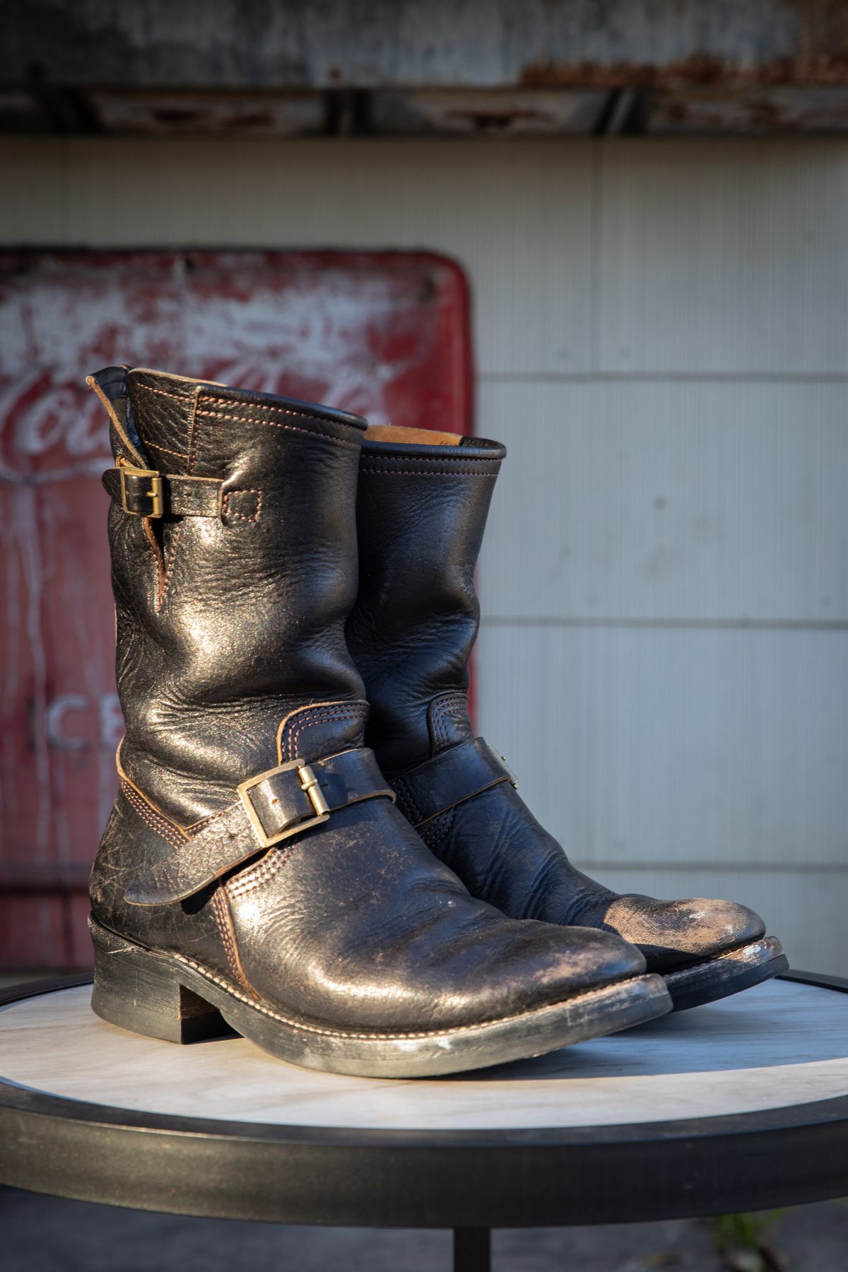 Photo by melquiades on February 5, 2024 of the John Lofgren Wabash Engineer Boots in Shinki Black Teacore Horsebutt.