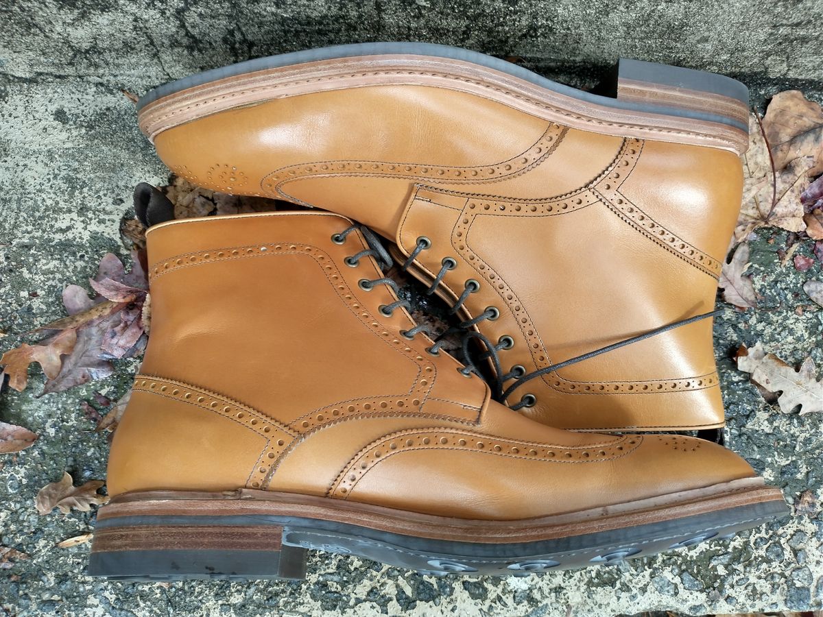 Photo by ibbjos08 on November 5, 2022 of the Carlos Santos Unknown Model in Unknown Leather.